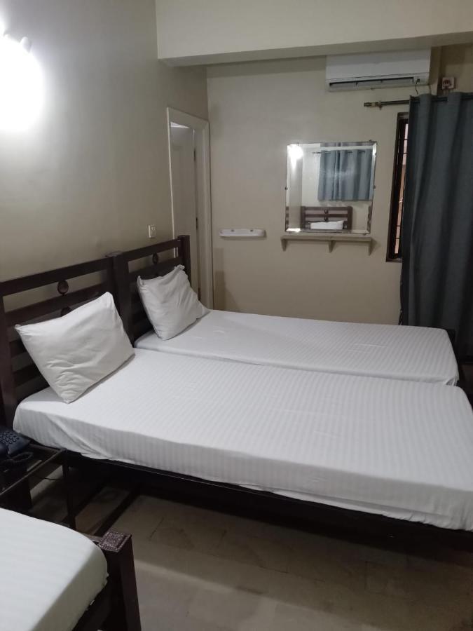 New Hotel Chilton Karaçi Dış mekan fotoğraf